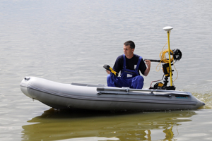 Accredited laboratory - measuring sediment by focusing boat